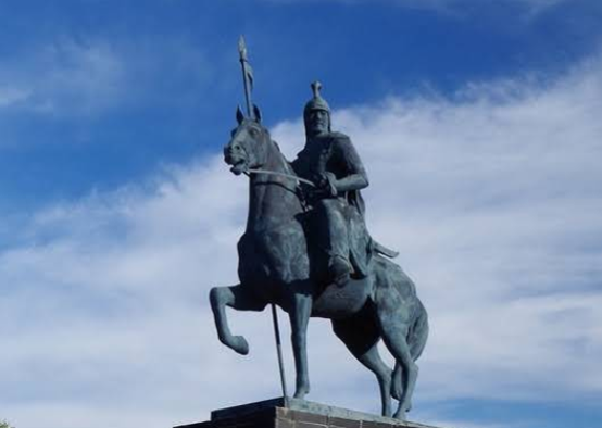 Бөгенбай батырдың аттағы мүсіні 0